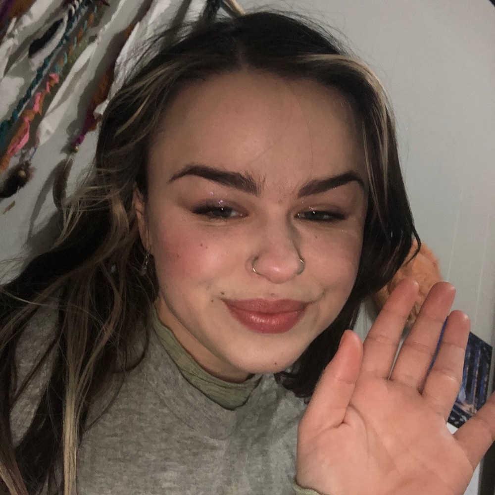 Meet your Posher, Olivia